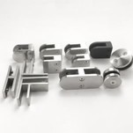 Pengapit kaca tahan karat